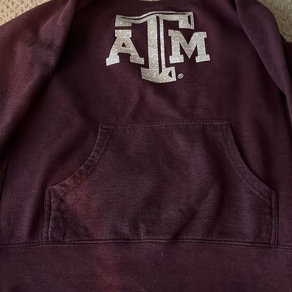 Burgundy crew neck. - Picture 2 of 3